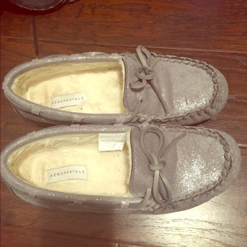 2 flats size 7 and heels size 9